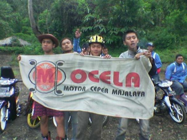 two tumbs up buat anak-anak MOCELA (Motor Ceper Majalaya) title=